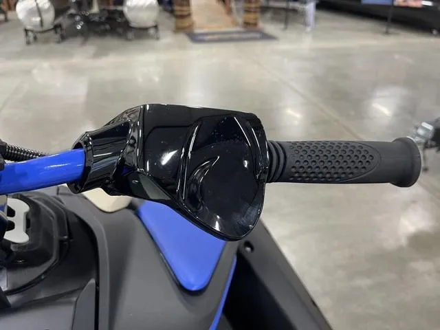 Slide: The Image of Sea-Doo Spark Trixx 2025 - 17