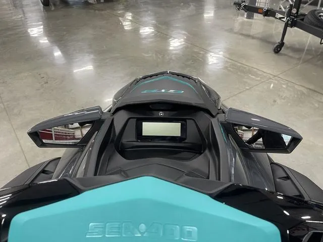 Slide: The Image of Sea-Doo GTR™ 230 BRP Premium Audio, iBR 2025 - 18