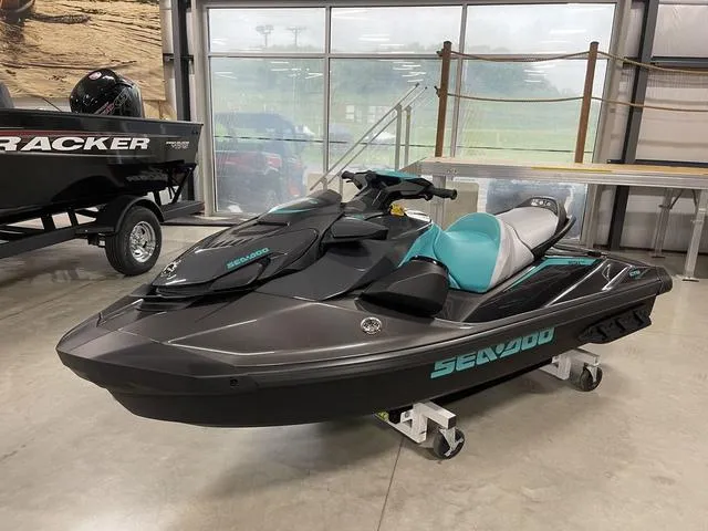 Slide: The Image of Sea-Doo GTR™ 230 BRP Premium Audio, iBR 2025 - 3