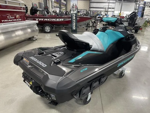 Slide: The Image of Sea-Doo GTR™ 230 BRP Premium Audio, iBR 2025 - 7