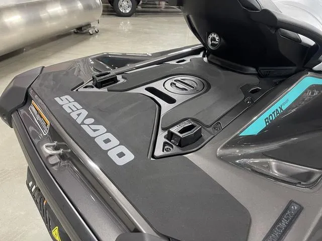 Slide: The Image of Sea-Doo GTR™ 230 BRP Premium Audio, iBR 2025 - 8