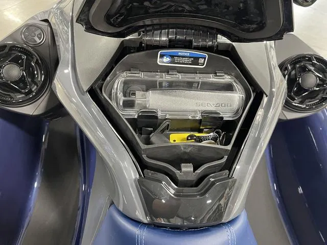 Slide: The Image of Sea-Doo GTX 300 2025 - 15