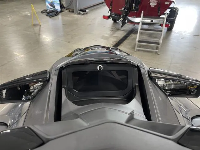 Slide: The Image of Sea-Doo GTX 300 2025 - 18