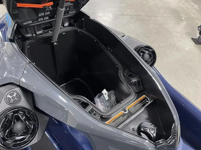 Slide: The Image of Sea-Doo GTX 300 2025 - 20