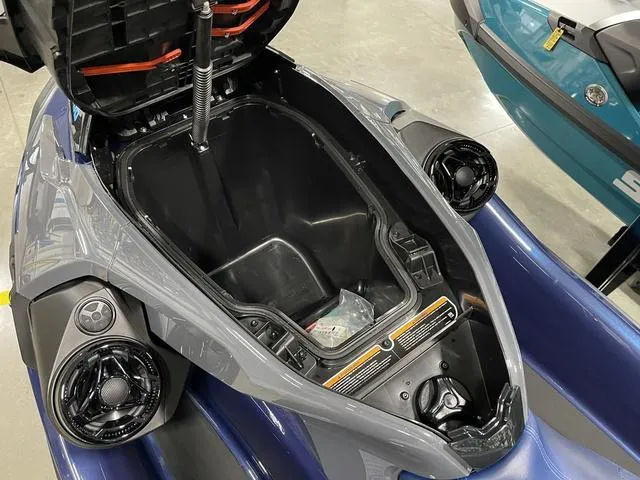 Slide: The Image of Sea-Doo GTX™ 230 Tech, Audio, iDF, iBR 2025 - 16