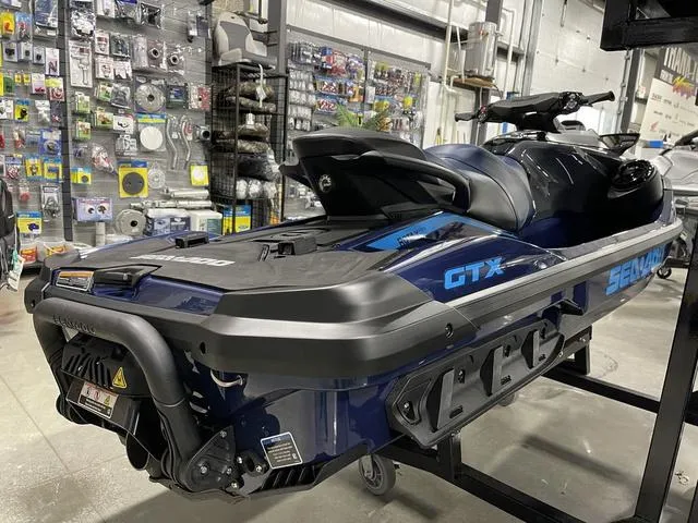 Slide: The Image of Sea-Doo GTX™ 230 Tech, Audio, iDF, iBR 2025 - 5