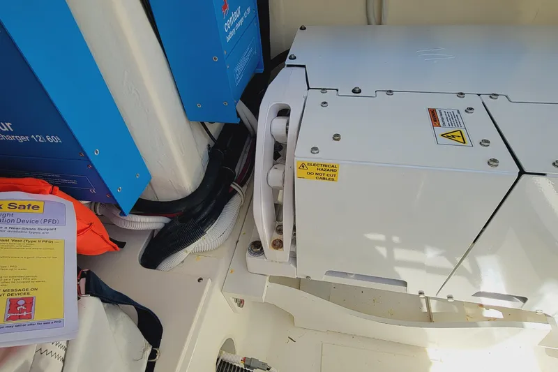 Slide: The Image of Tiara 38 LS 2021 - 69