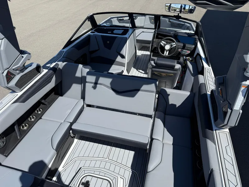 Slide: The Image of Nautique S23 2025 - 12