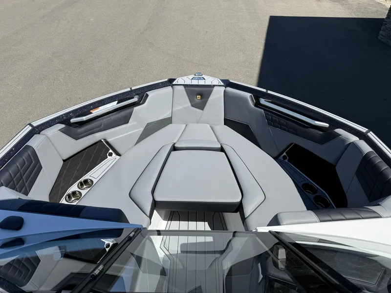 Slide: The Image of Nautique S23 2025 - 8