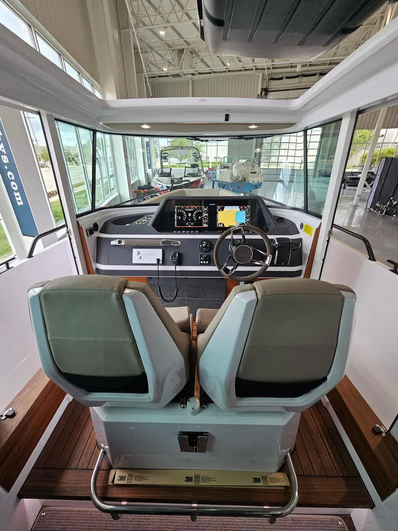 Slide: The Image of Axopar 28 CABIN 2023 - 11