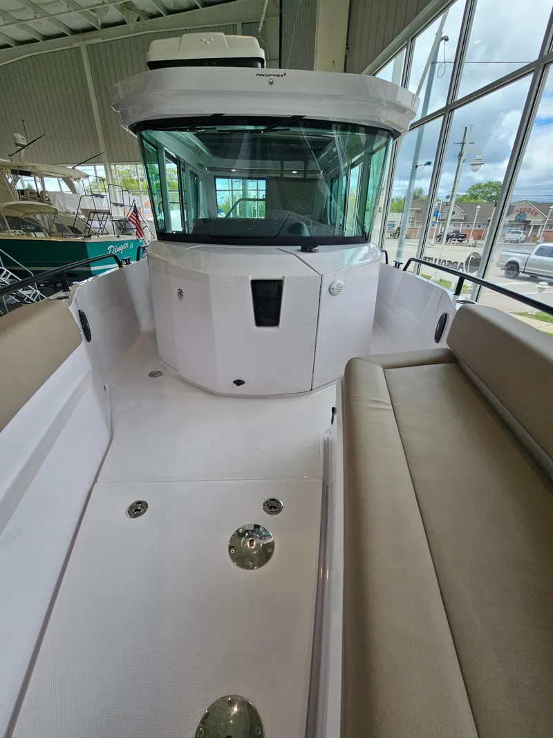 Slide: The Image of Axopar 28 CABIN 2023 - 14