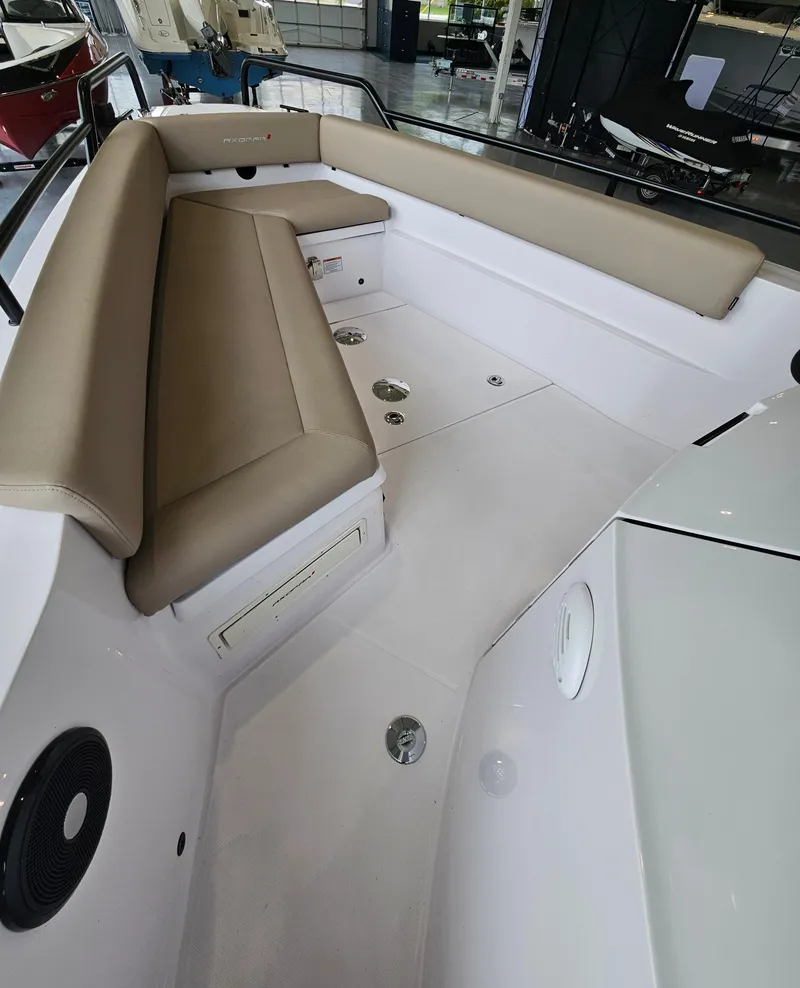 Slide: The Image of Axopar 28 CABIN 2023 - 16