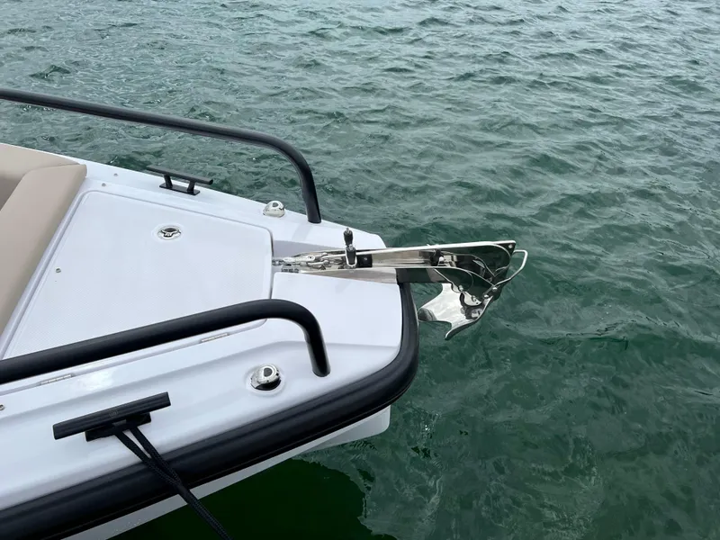 Slide: The Image of Axopar 28 CABIN 2023 - 19