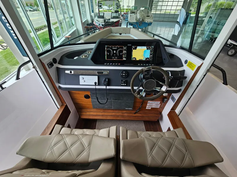 Slide: The Image of Axopar 28 CABIN 2023 - 2