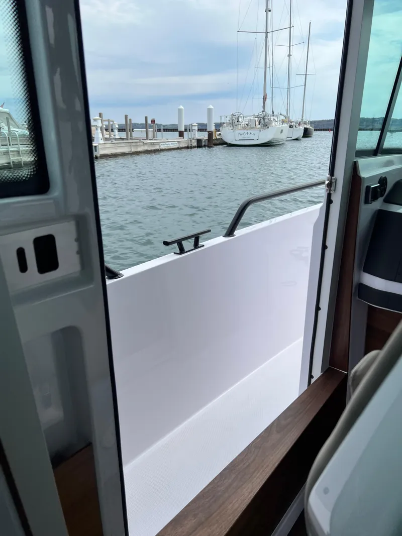 Slide: The Image of Axopar 28 CABIN 2023 - 23