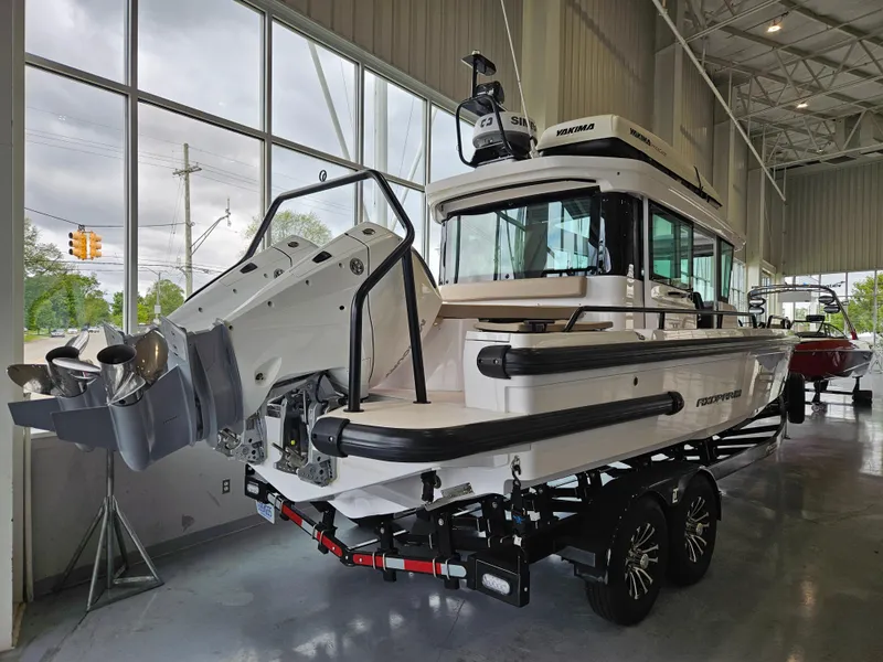 Slide: The Image of Axopar 28 CABIN 2023 - 7