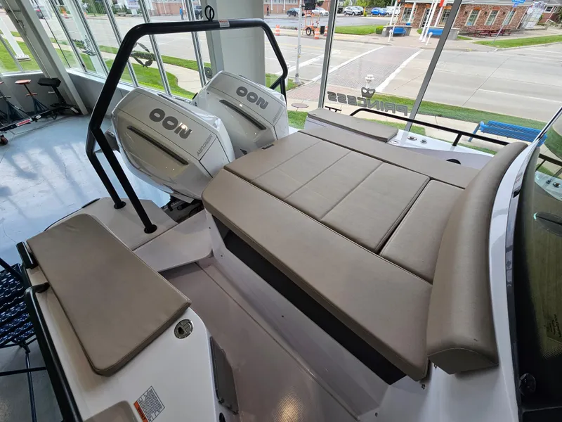 Slide: The Image of Axopar 28 CABIN 2023 - 8