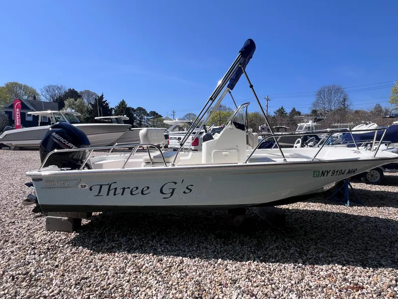 Slide: The Image of Boston Whaler 150 Montauk 2021 - 1