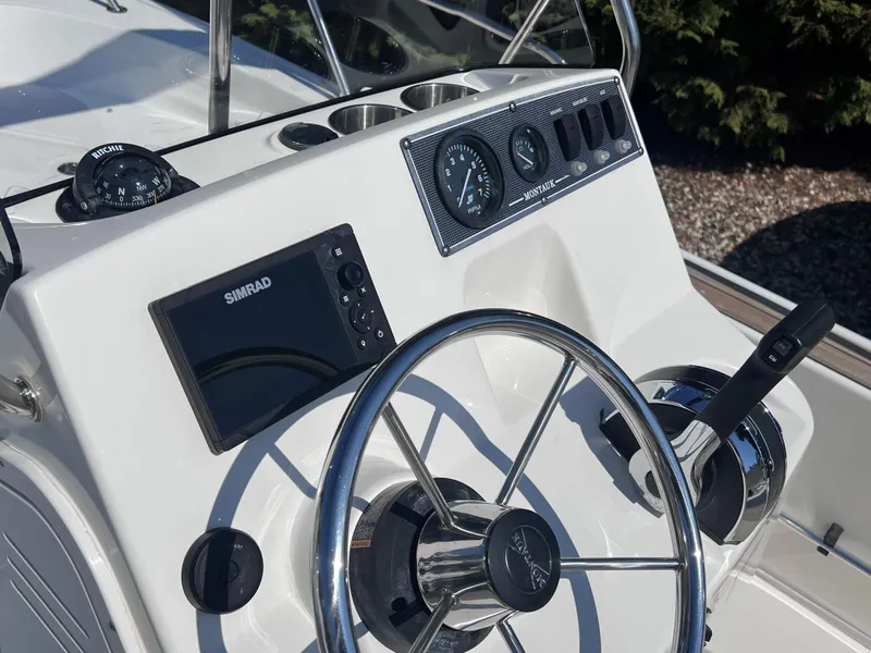 Slide: The Image of Boston Whaler 150 Montauk 2021 - 10