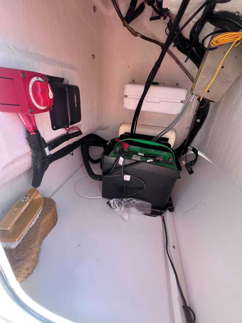 Slide: The Image of Boston Whaler 150 Montauk 2021 - 11