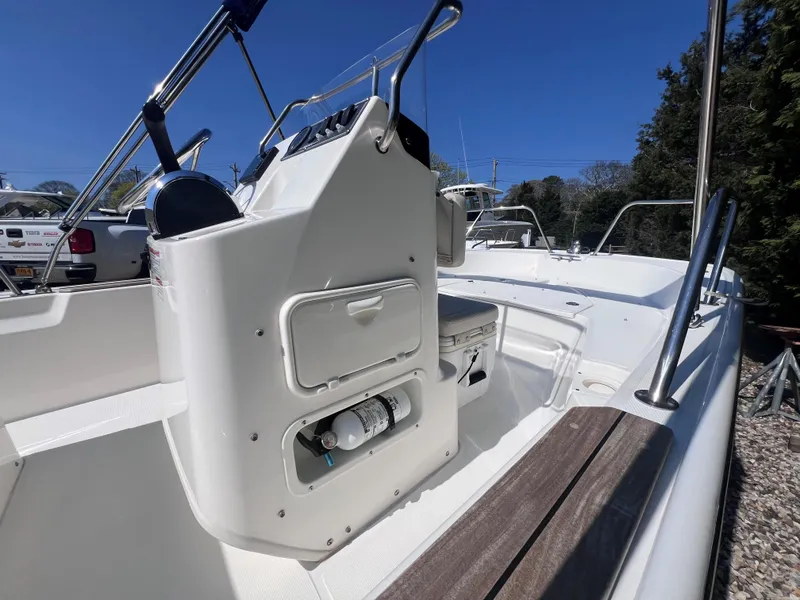 Slide: The Image of Boston Whaler 150 Montauk 2021 - 12