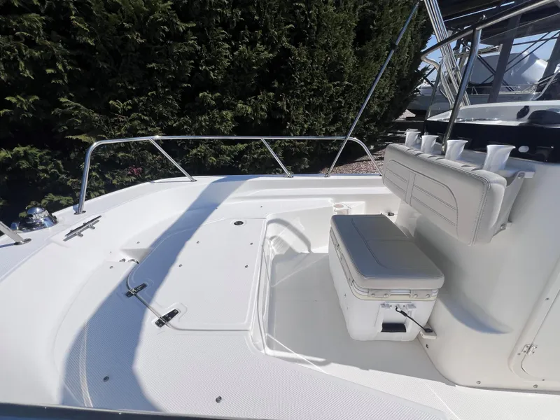 Slide: The Image of Boston Whaler 150 Montauk 2021 - 13