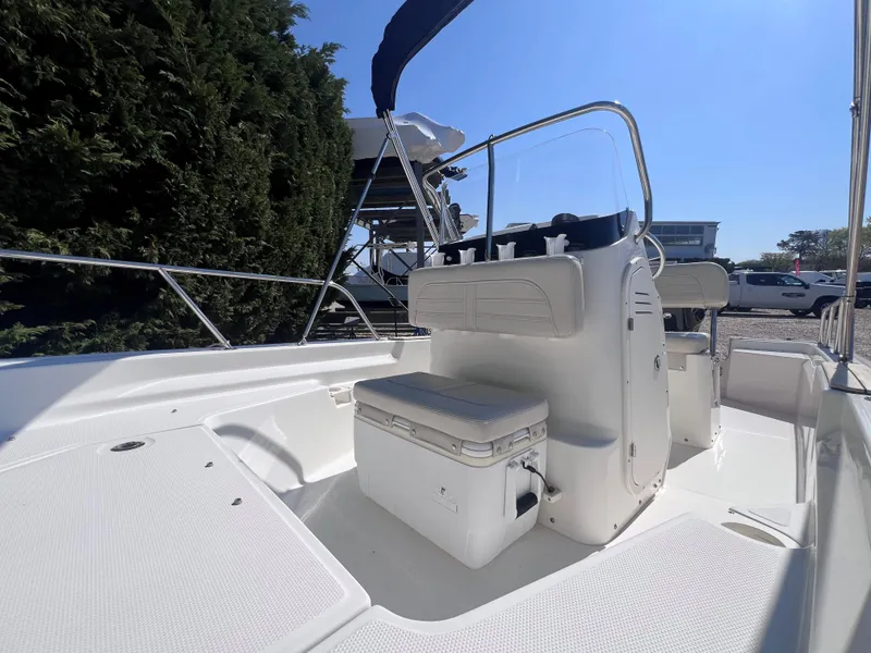 Slide: The Image of Boston Whaler 150 Montauk 2021 - 14
