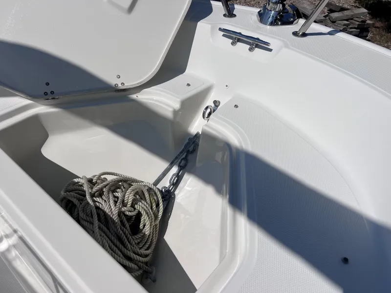Slide: The Image of Boston Whaler 150 Montauk 2021 - 16