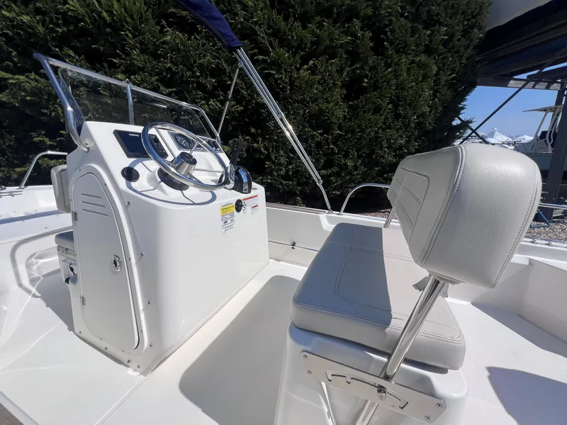 Slide: The Image of Boston Whaler 150 Montauk 2021 - 8
