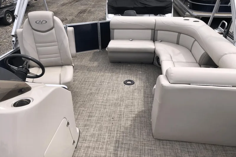 Slide: The Image of Harris 210CX CS 2019 - 13