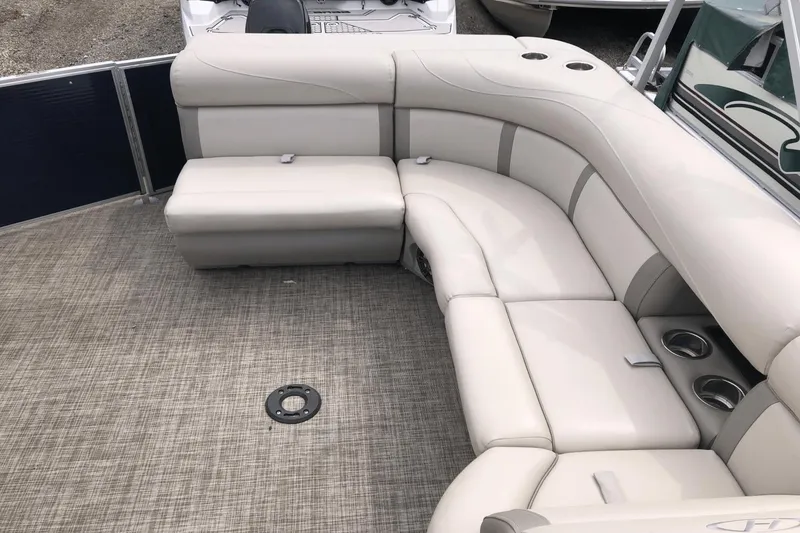 Slide: The Image of Harris 210CX CS 2019 - 18