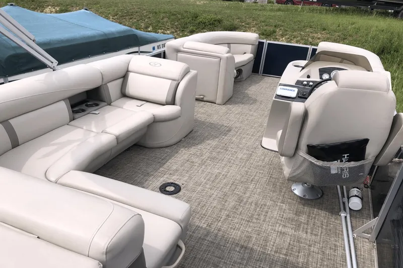 Slide: The Image of Harris 210CX CS 2019 - 2