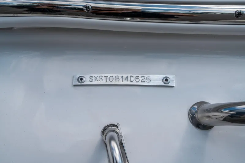Slide: The Image of 2025 Sea Hunt BX 22 BR boat identification plate with serial number. - 28