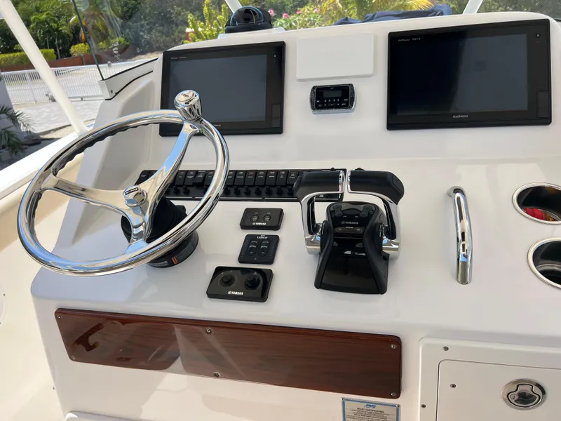 Slide: The Image of Pursuit S 280 Sport 2016 - 68