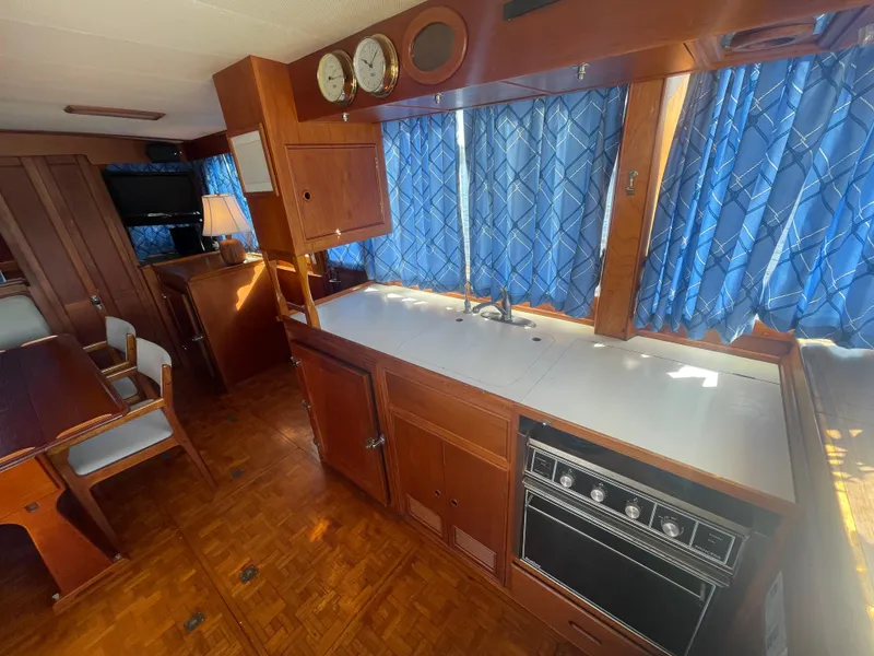 Slide: The Image of Grand Banks 42 Motoryacht 1985 - 52