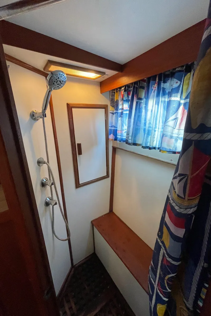 Slide: The Image of Grand Banks 42 Motoryacht 1985 - 55