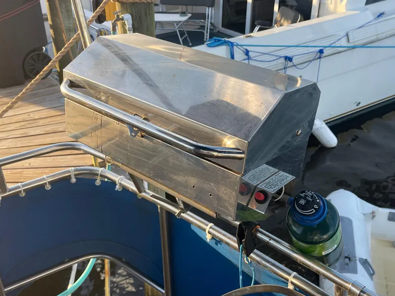 Slide: The Image of Grand Banks 42 Motoryacht 1985 - 60