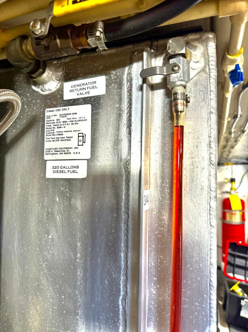 Slide: The Image of Port Fuel Tank - 70