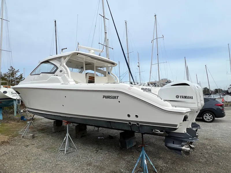 The Image of Pursuit DC 365 - 0