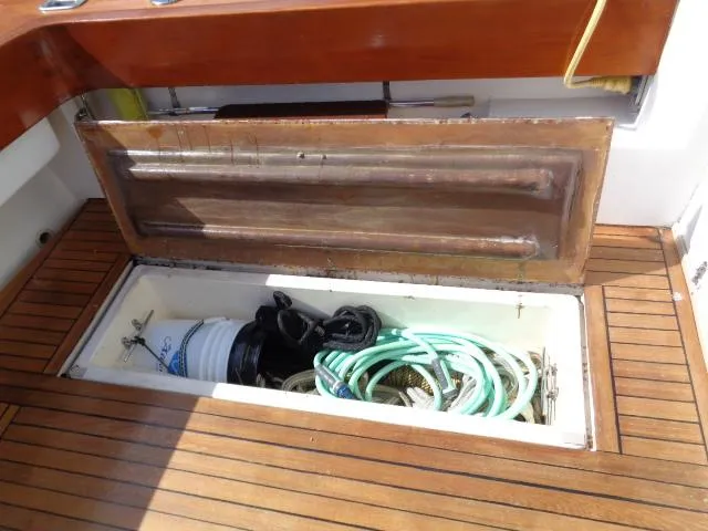 Slide: The Image of Albemarle 325 Convertible 1999 - 51