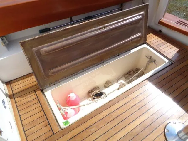 Slide: The Image of Albemarle 325 Convertible 1999 - 52