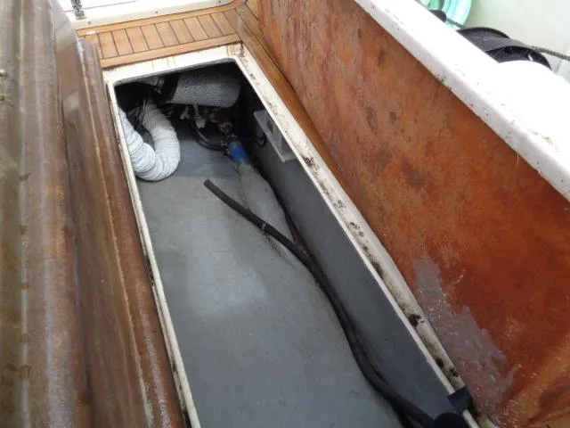 Slide: The Image of Albemarle 325 Convertible 1999 - 55