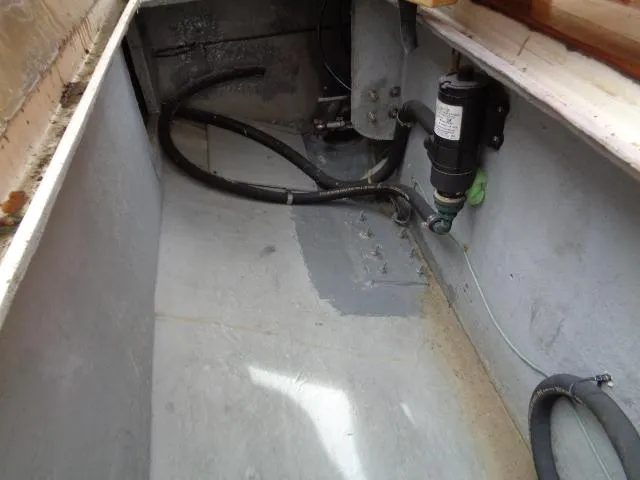 Slide: The Image of Albemarle 325 Convertible 1999 - 56