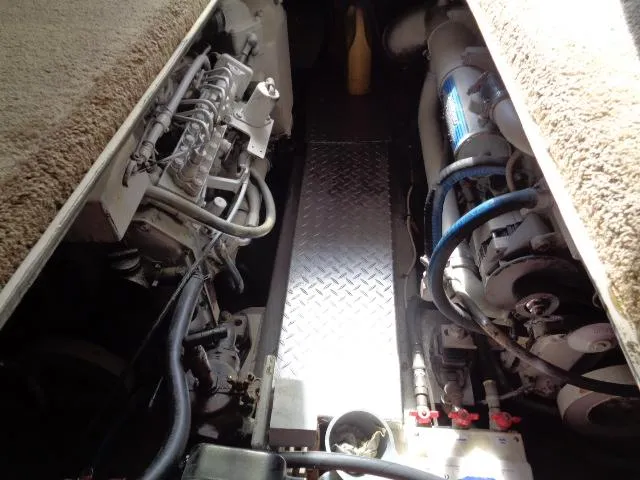 Slide: The Image of Albemarle 325 Convertible 1999 - 59