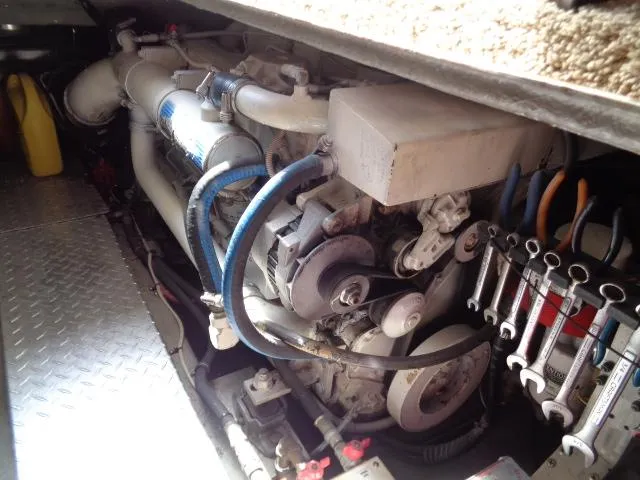 Slide: The Image of Albemarle 325 Convertible 1999 - 60