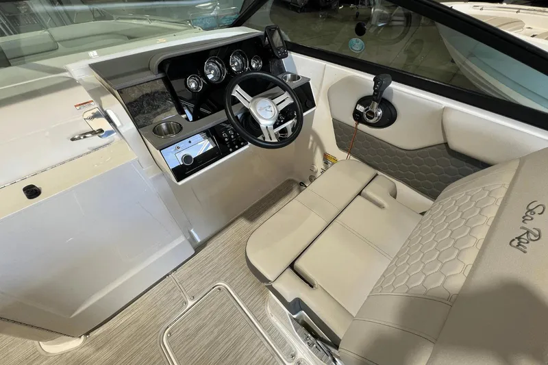 Slide: The Image of Sea Ray SDX 250 2021 - 12