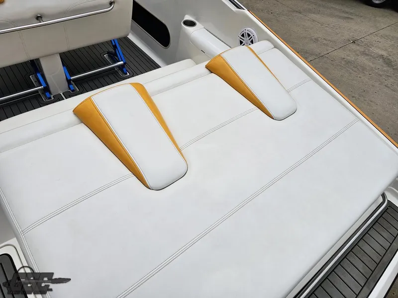 Slide: The Image of 2006 Advantage 28 Victory Bowrider, white and yellow seating, deck view. - 43