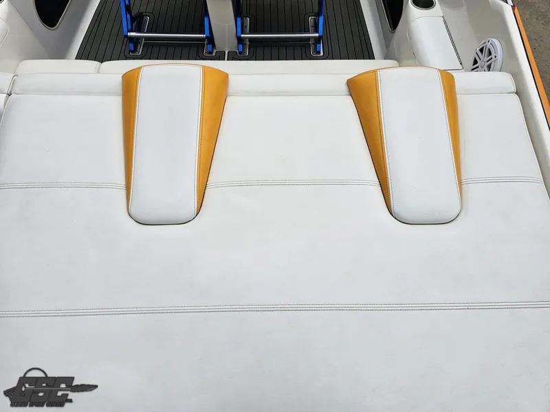 Slide: The Image of 2006 Advantage 28 Victory Bowrider boat interior with white and yellow upholstery. - 45