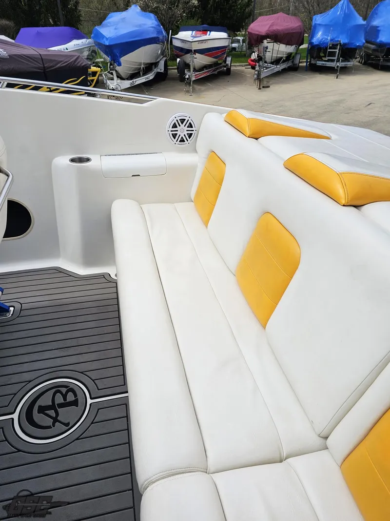 Slide: The Image of Advantage 28 Victory Bowrider 2006 - 51