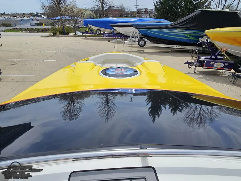 Slide: The Image of Advantage 28 Victory Bowrider 2006 - 63